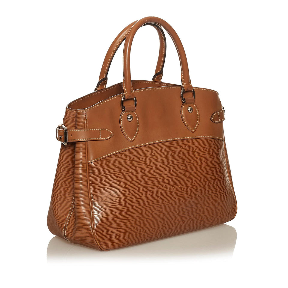Louis Vuitton Epi Passy PM (SHG-29404)