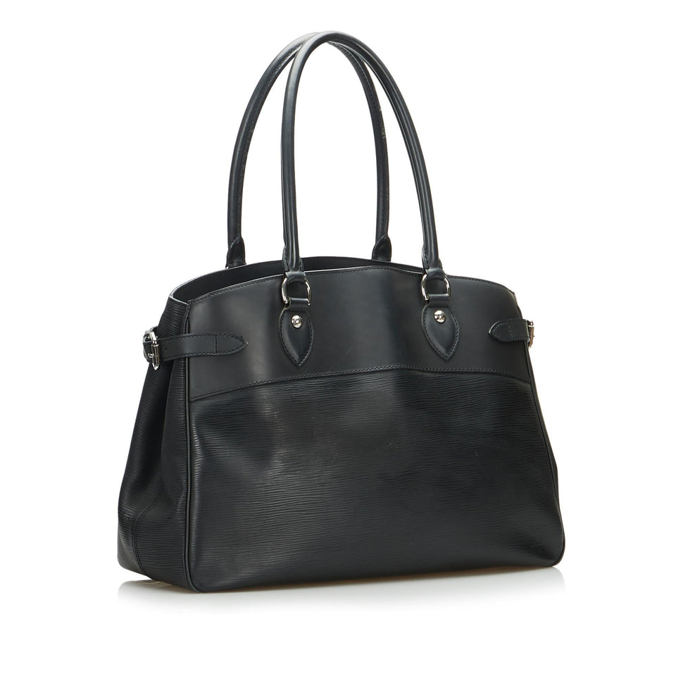 Louis Vuitton Epi Passy PM (SHG-FzmJyC)