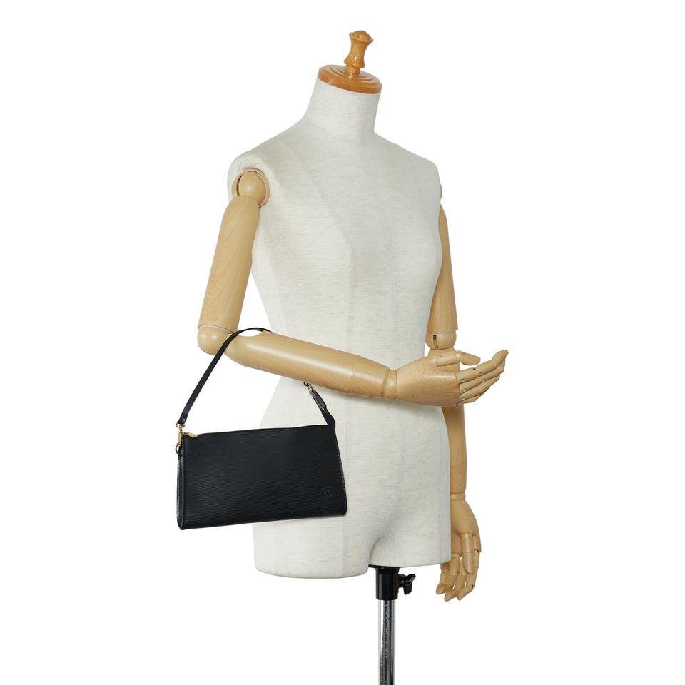 Louis Vuitton Epi Pochette Accessoires (SHG-xbxLFH)