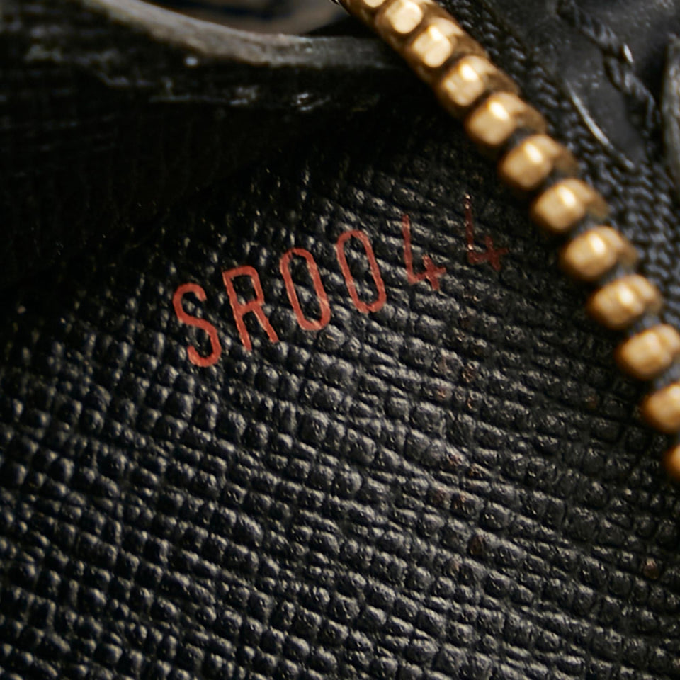 Louis Vuitton Epi Pochette Homme (SHG-32621)