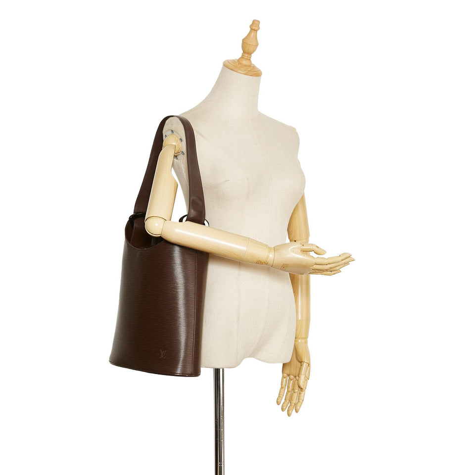Louis Vuitton Epi Sac Verseau (SHG-x0ccDl)
