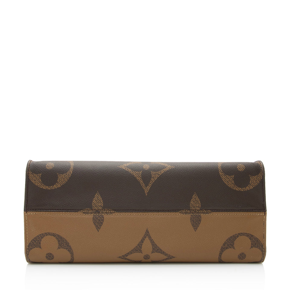 Louis Vuitton Giant Monogram Canvas Onthego MM Tote (SHF-22343)