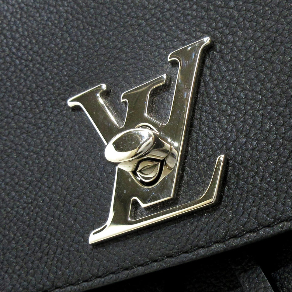 Louis Vuitton LockMe Backpack (SHG-uKWaci)
