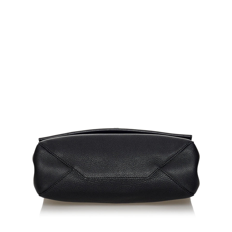 Louis Vuitton LockMe II (SHG-WIZtz2)