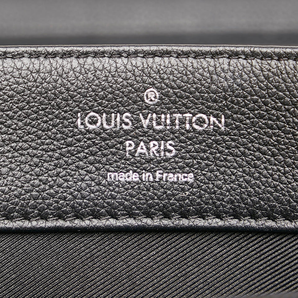 Louis Vuitton LockMe II (SHG-WIZtz2)