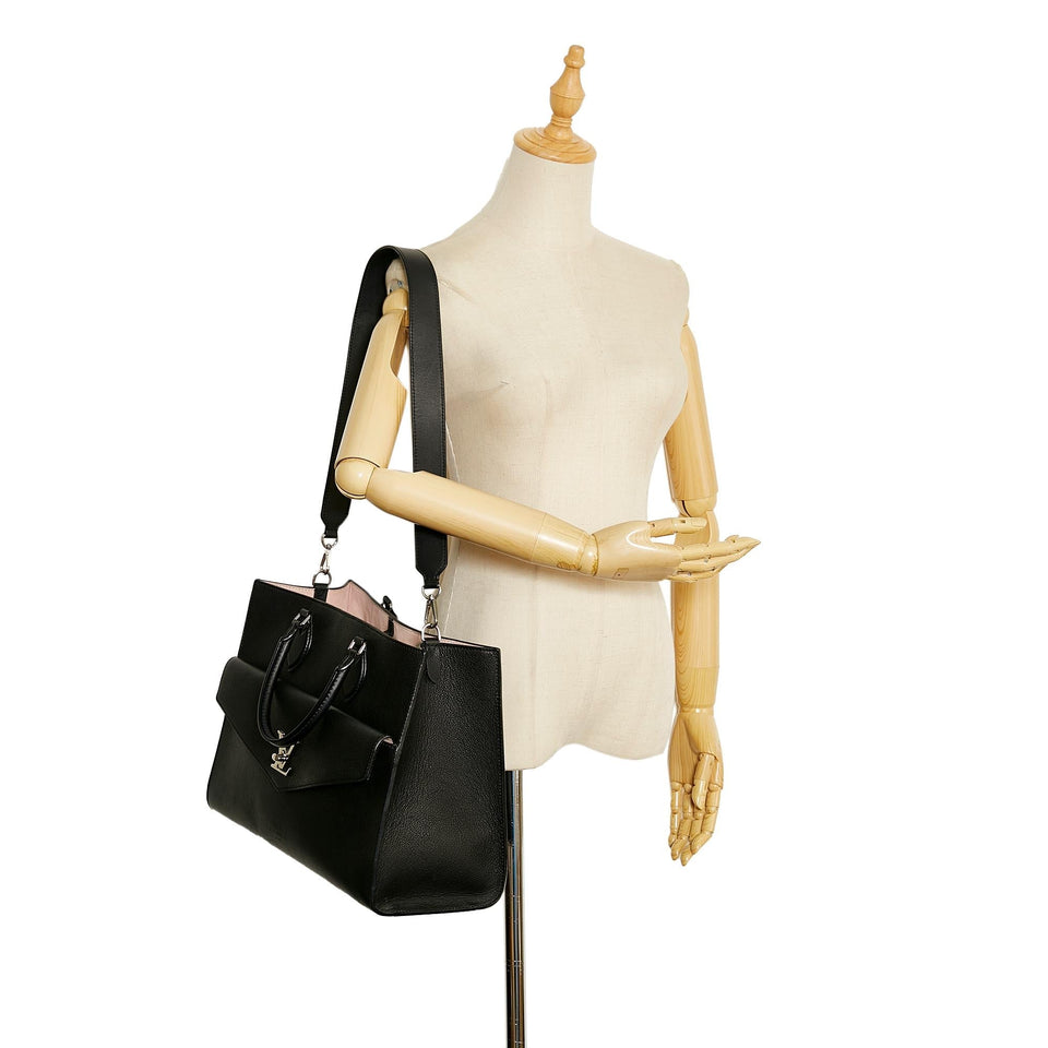 Louis Vuitton Lockme Tote MM (SHG-F5s2g7)
