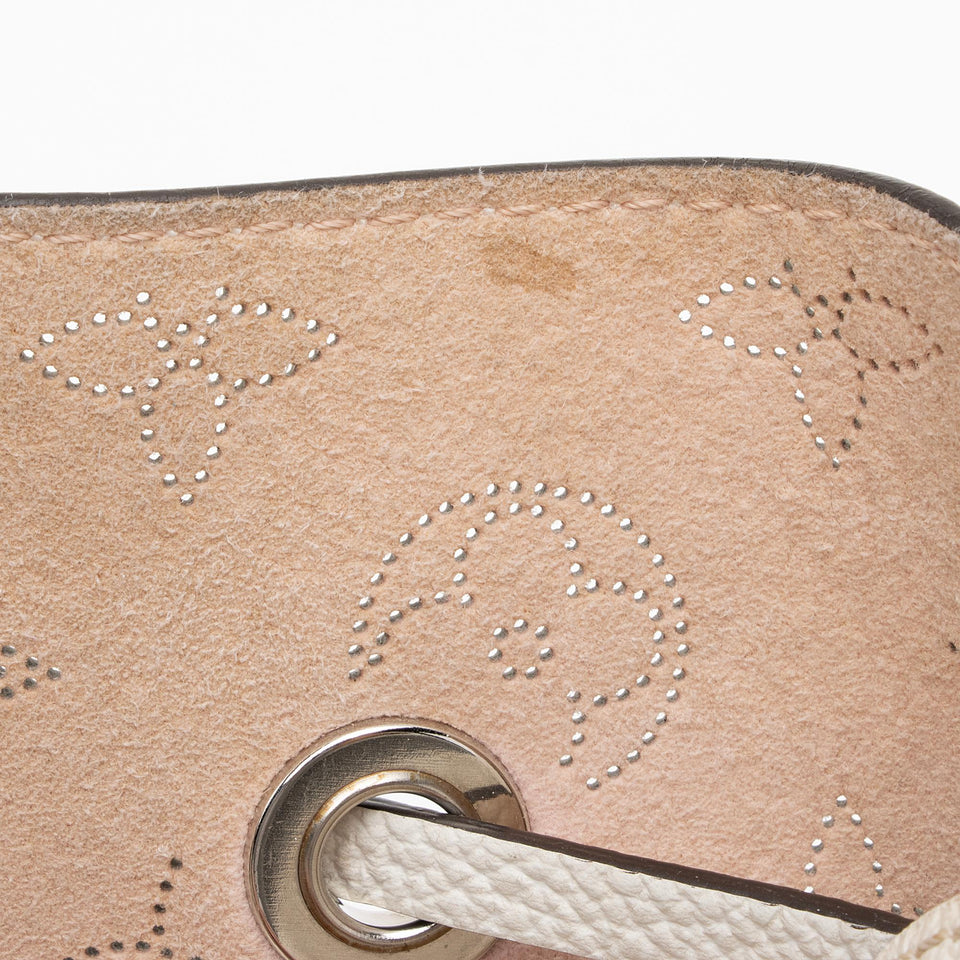 Louis Vuitton Mahina Leather Bella Medium Bucket Bag (SHF-vWLGtP)