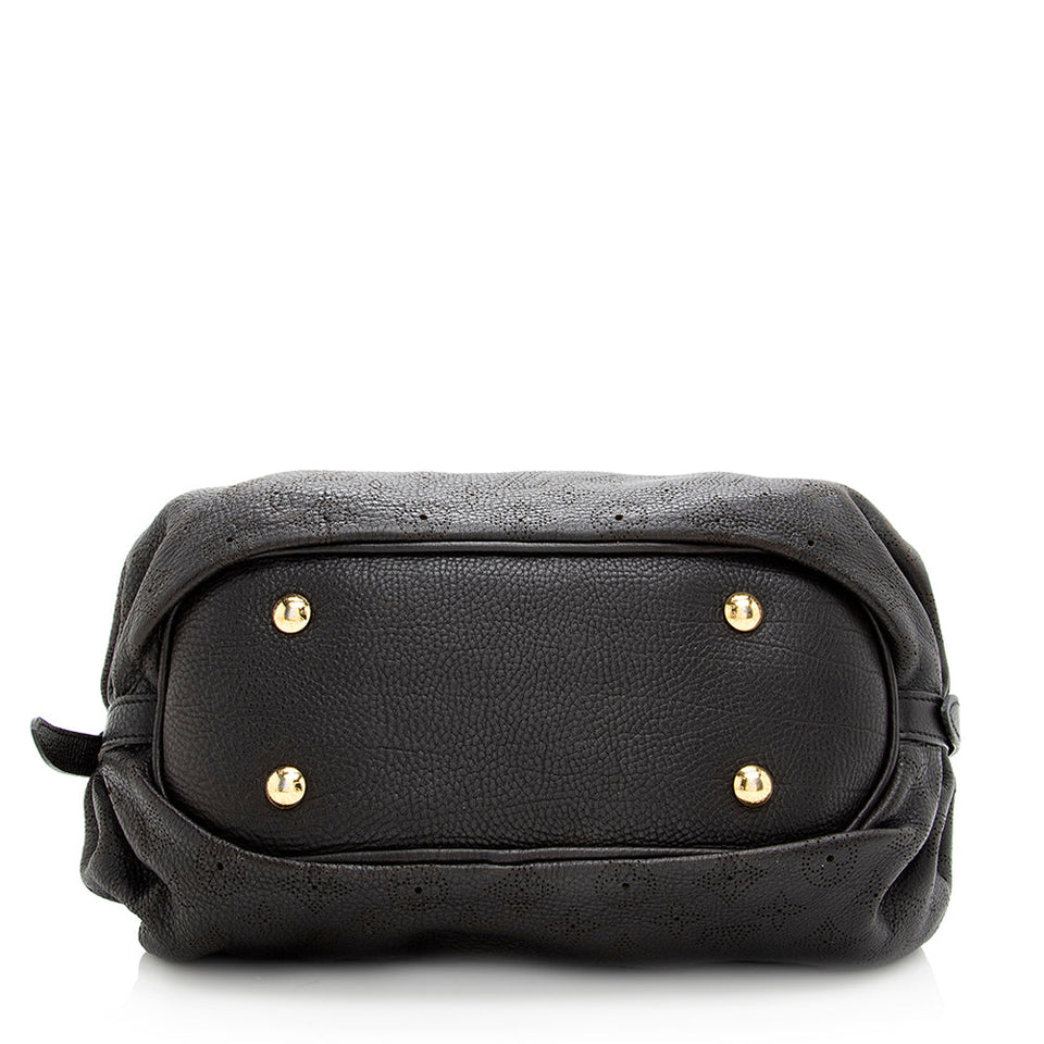 Louis Vuitton Mahina Leather XS Shoulder Bag (SHF-19109)