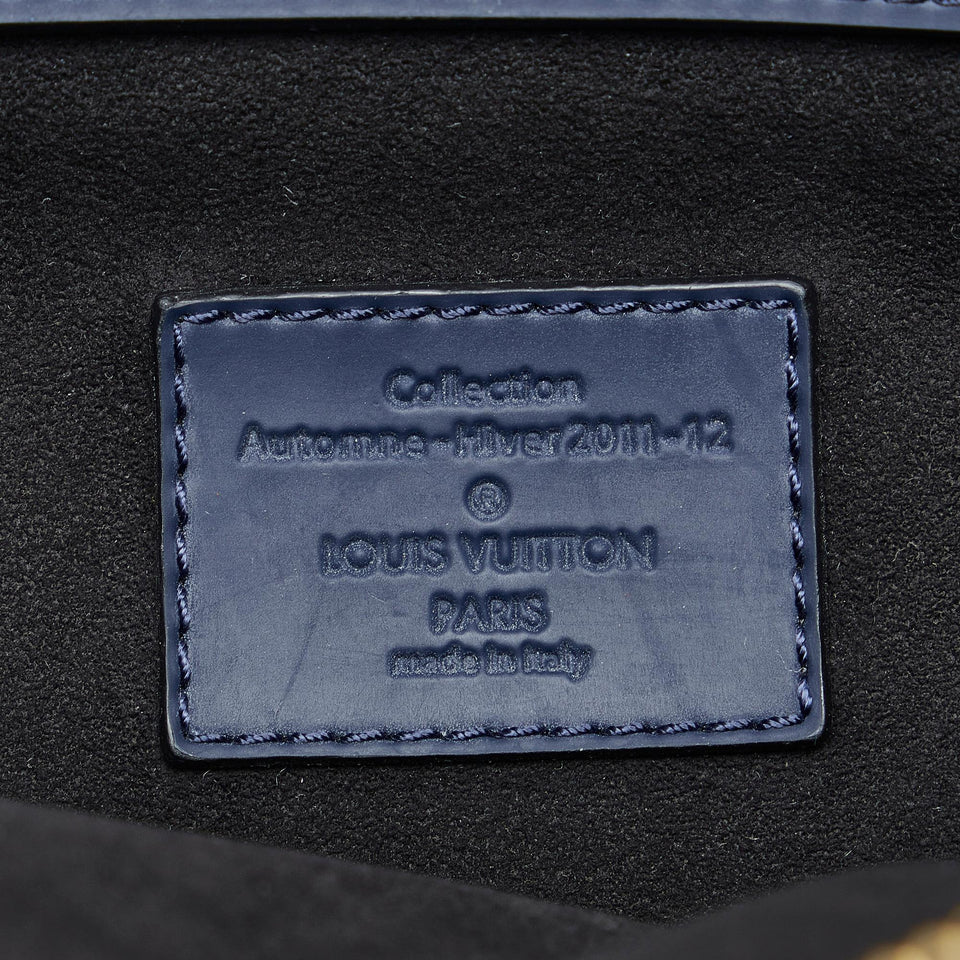 Louis Vuitton Monogram Addiction Lockit Vertical MM (SHG-AMrldH)