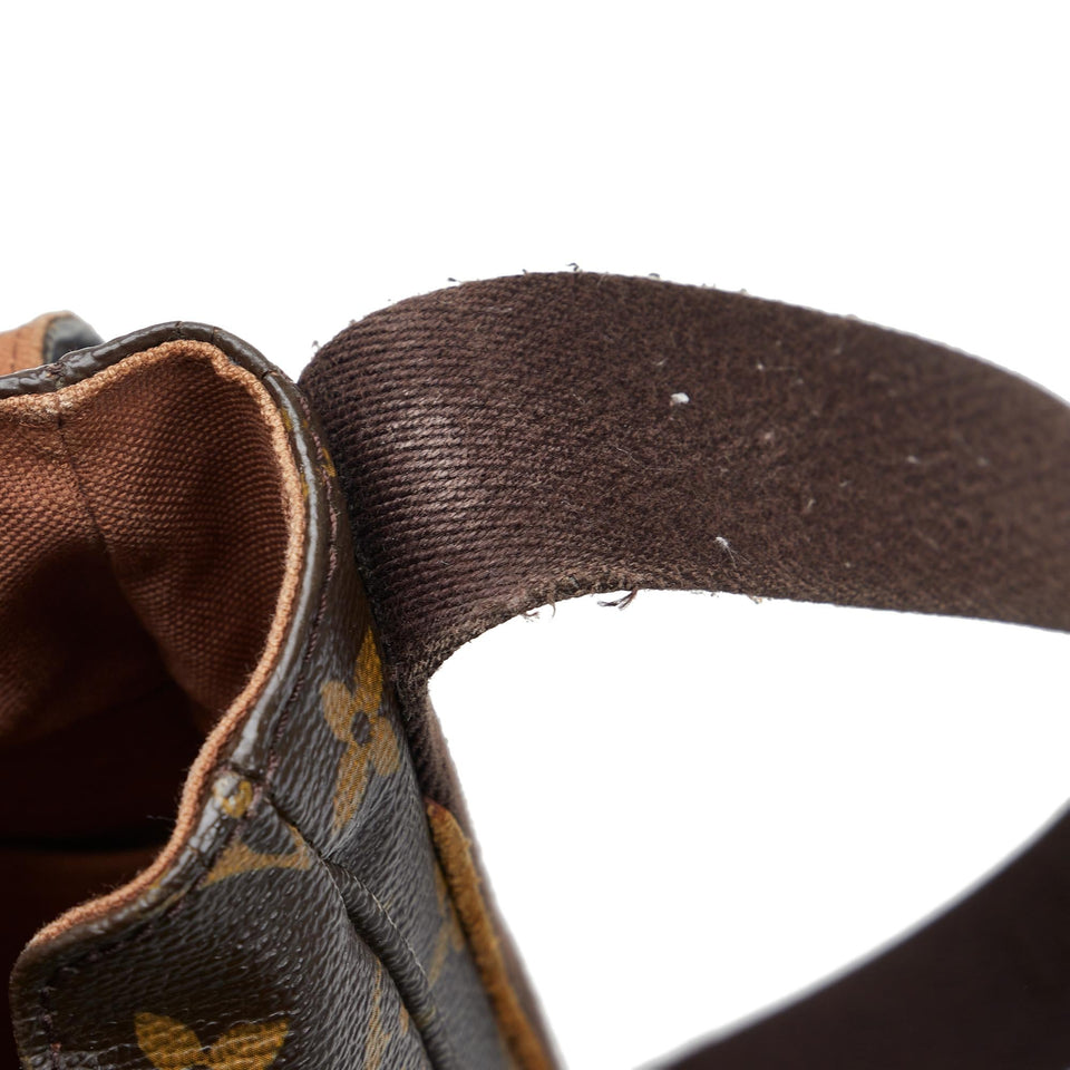 Louis Vuitton Monogram Beaubourg Messenger MM (SHG-yMyorQ)
