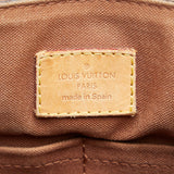 Louis Vuitton Monogram Beaubourg Messenger MM (SHG-yMyorQ)