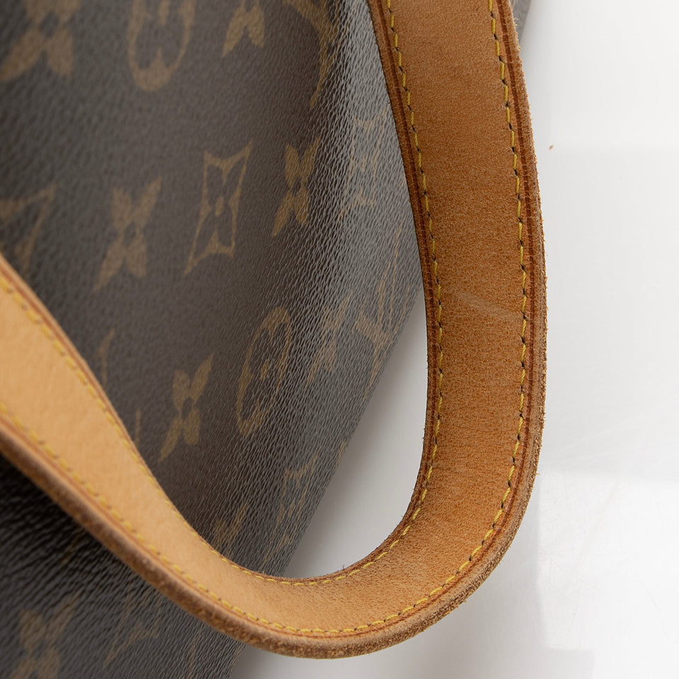 Louis Vuitton Monogram Canvas Batignolles Vertical Tote (SHF-22448)