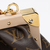 Louis Vuitton Monogram Canvas Clutch (SHF-aOWiSq)