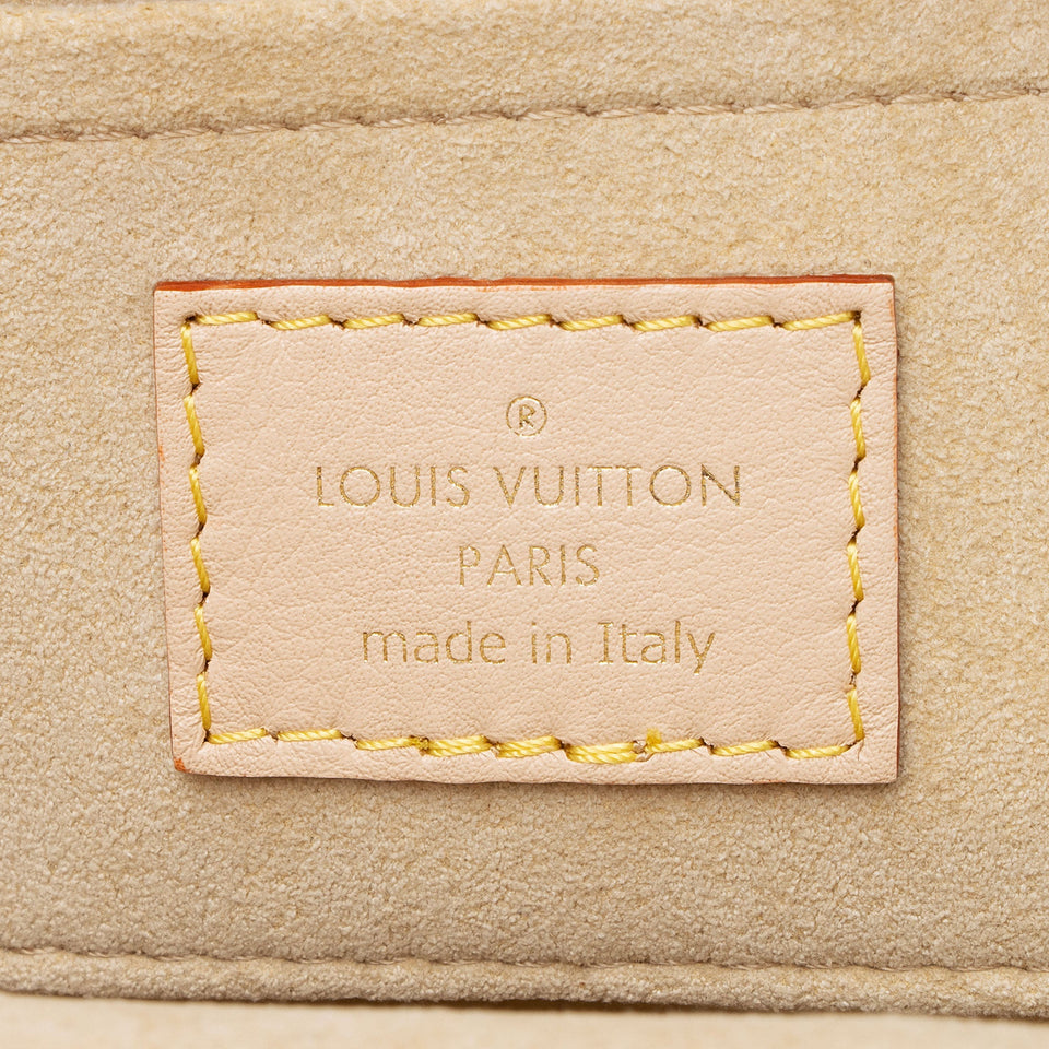 Louis Vuitton Monogram Canvas Clutch (SHF-aOWiSq)