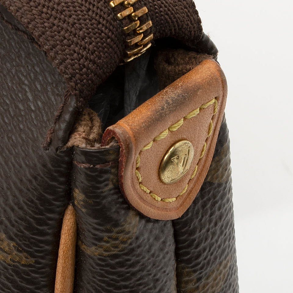 Louis Vuitton Monogram Canvas Eva Clutch (SHF-21136)