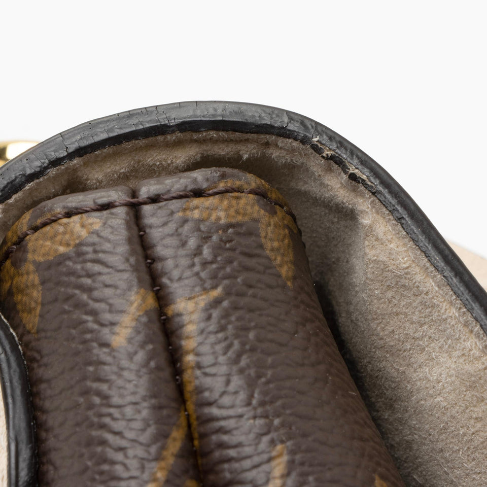 Louis Vuitton Monogram Canvas Locky BB Satchel (SHF-F1XLe6)