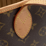 Louis Vuitton Monogram Canvas Neverfull PM Tote (SHF-aV7xhL)