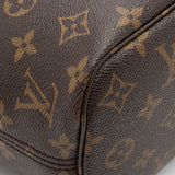 Louis Vuitton Monogram Canvas Neverfull PM Tote (SHF-kxS8y0)