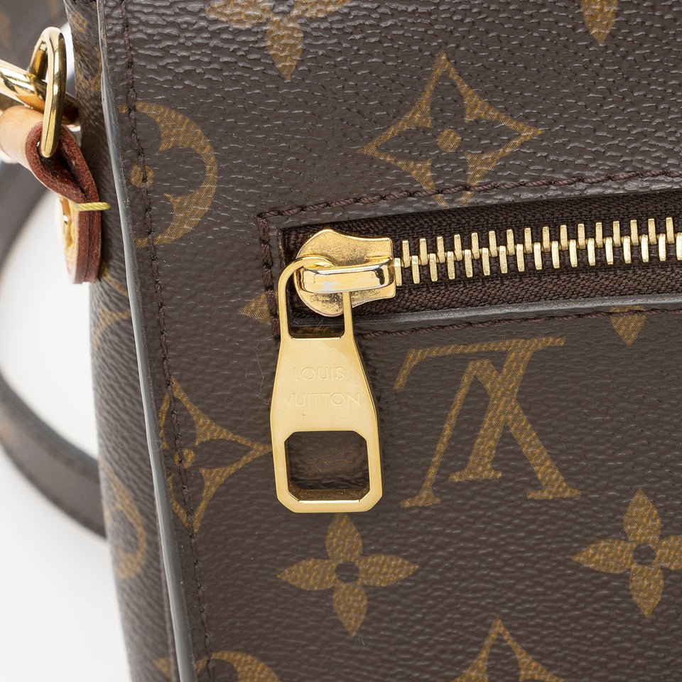Louis Vuitton Monogram Canvas Pochette Metis Shoulder Bag (SHF-22370)
