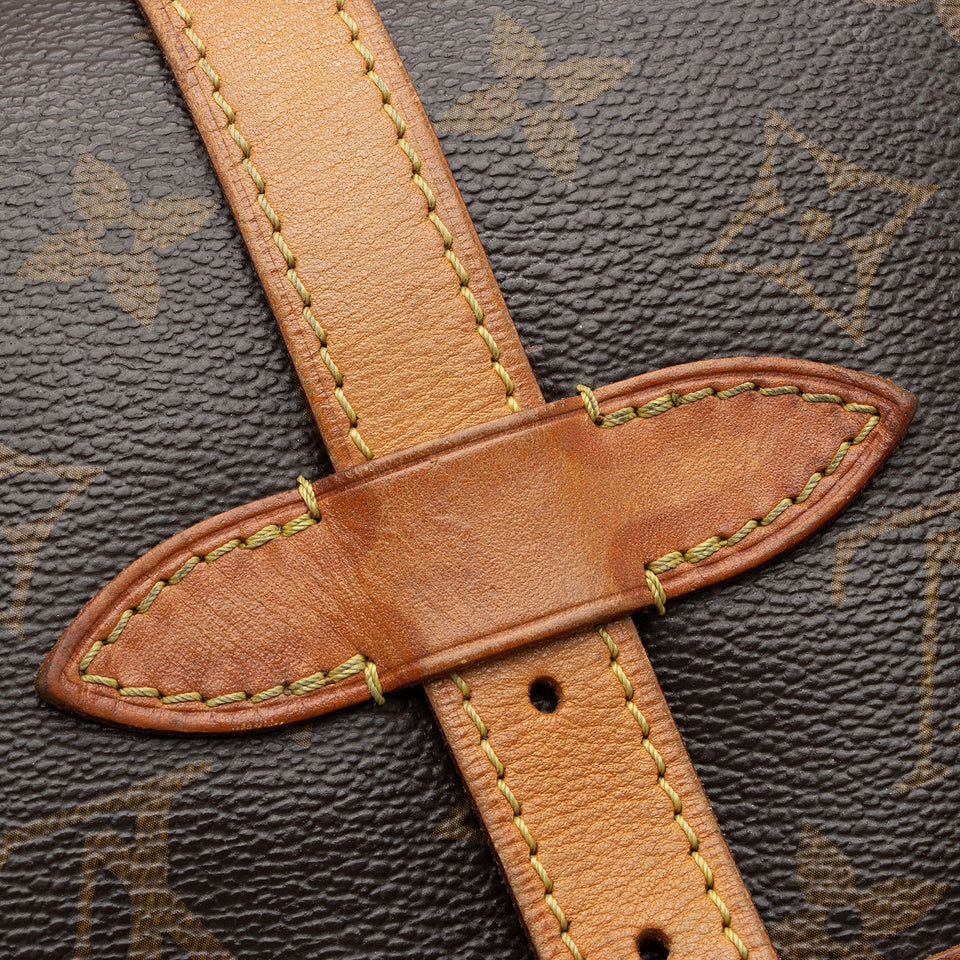 Louis Vuitton Monogram Canvas Saumur 30 Messenger Bag (SHF-0asoJo)