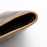 Louis Vuitton Monogram Canvas Sophie Clutch (SHF-21302)