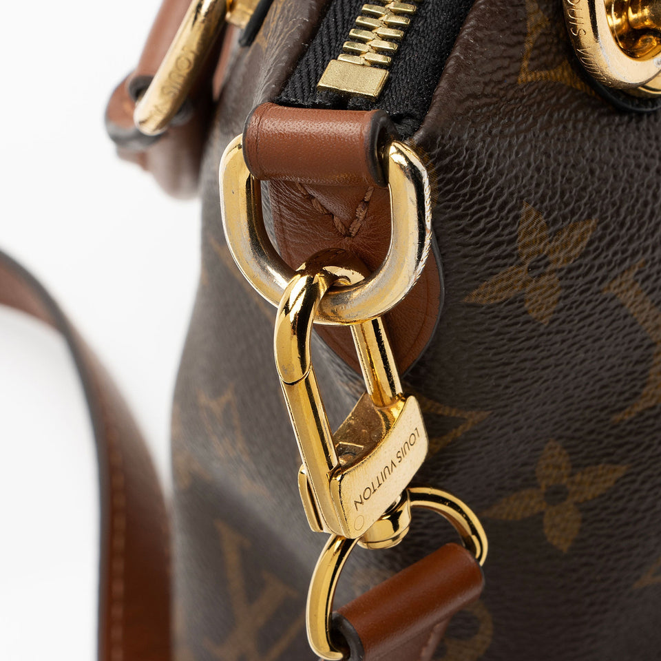 Louis Vuitton Monogram Canvas V Tote BB (SHF-Usc1kb)