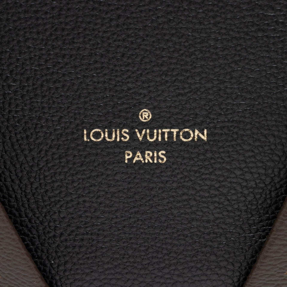 Louis Vuitton Monogram Canvas V Tote MM (SHF-xfJRm0)