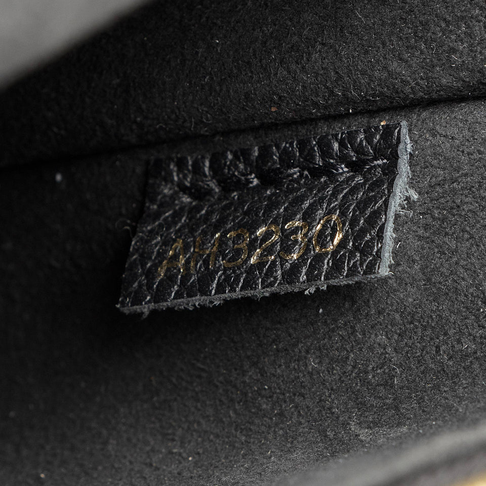 Louis Vuitton Monogram Canvas Victoire Chain Bag (SHF-DHg3ip)