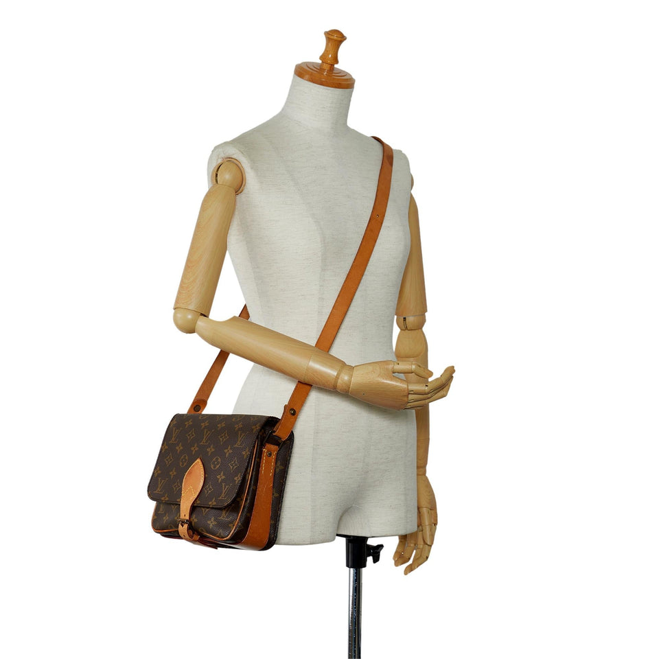 Louis Vuitton Monogram Cartouchiere MM (SHG-4FmNRV)