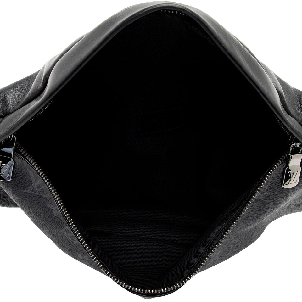 Louis Vuitton Monogram Eclipse Discovery Bumbag (SHF-FpfM2y)