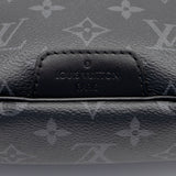 Louis Vuitton Monogram Eclipse Discovery Bumbag (SHF-FpfM2y)