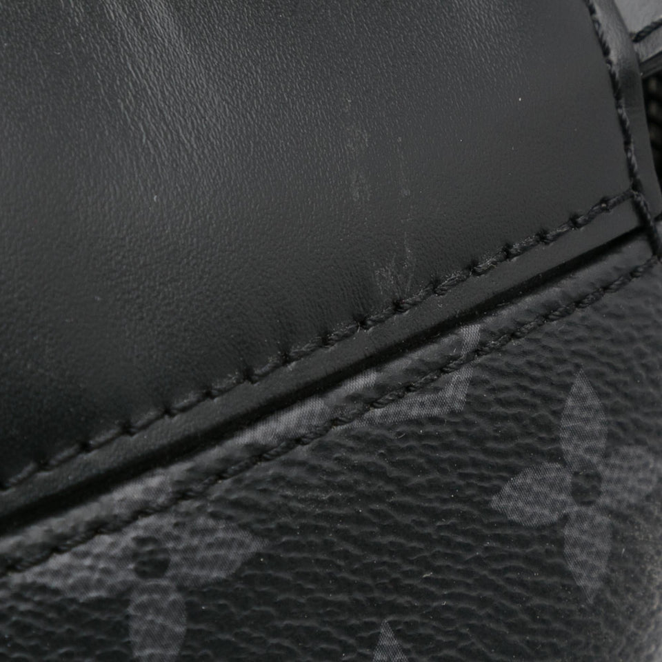Louis Vuitton Monogram Eclipse Explorer (SHG-srG477)