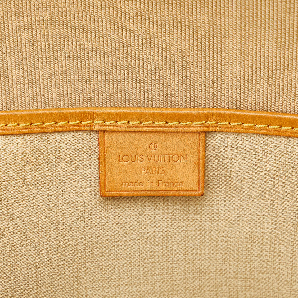 Louis Vuitton Monogram Excursion (SHG-RUV3YK)