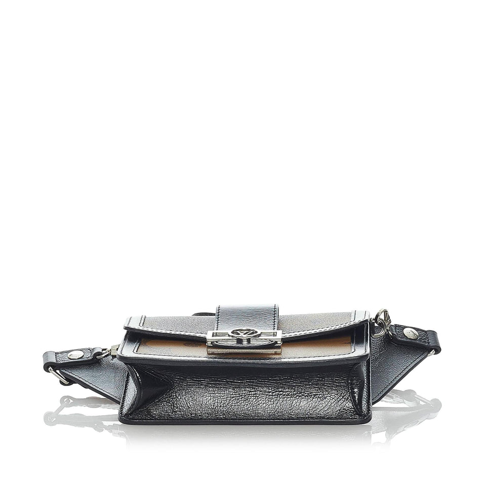 Louis Vuitton Monogram Giant Reverse Dauphine Bumbag (SHG-AHSvLI)