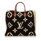 Louis Vuitton Monogram Giant Shearling Teddy Onthego GM (SHG-35056)