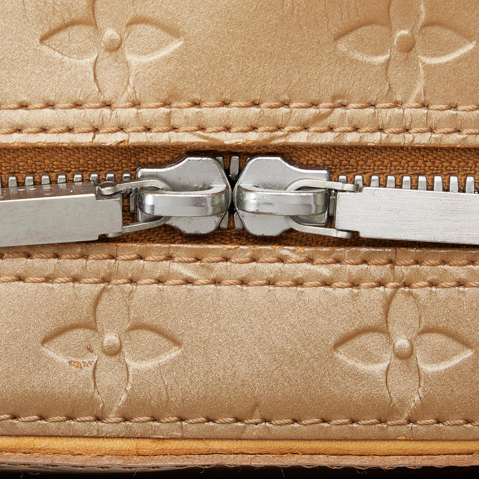 Louis Vuitton Monogram Mat Shelton (SHG-0jCId4)