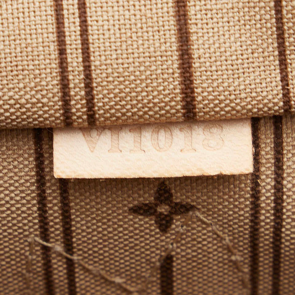 Louis Vuitton Monogram Neverfull PM (SHG-FnV3Ct)