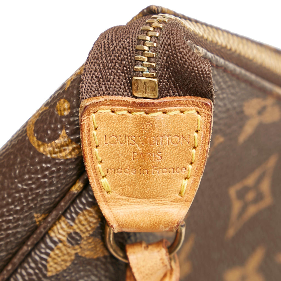 Louis Vuitton Monogram Pochette Accessoires (SHG-m76PJ6)