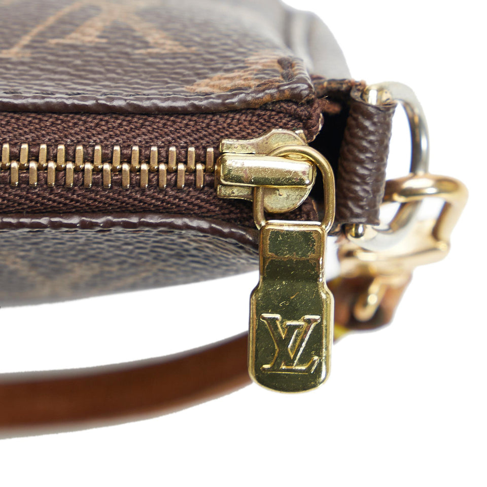 Louis Vuitton Monogram Pochette Accessoires (SHG-g7uVu5)