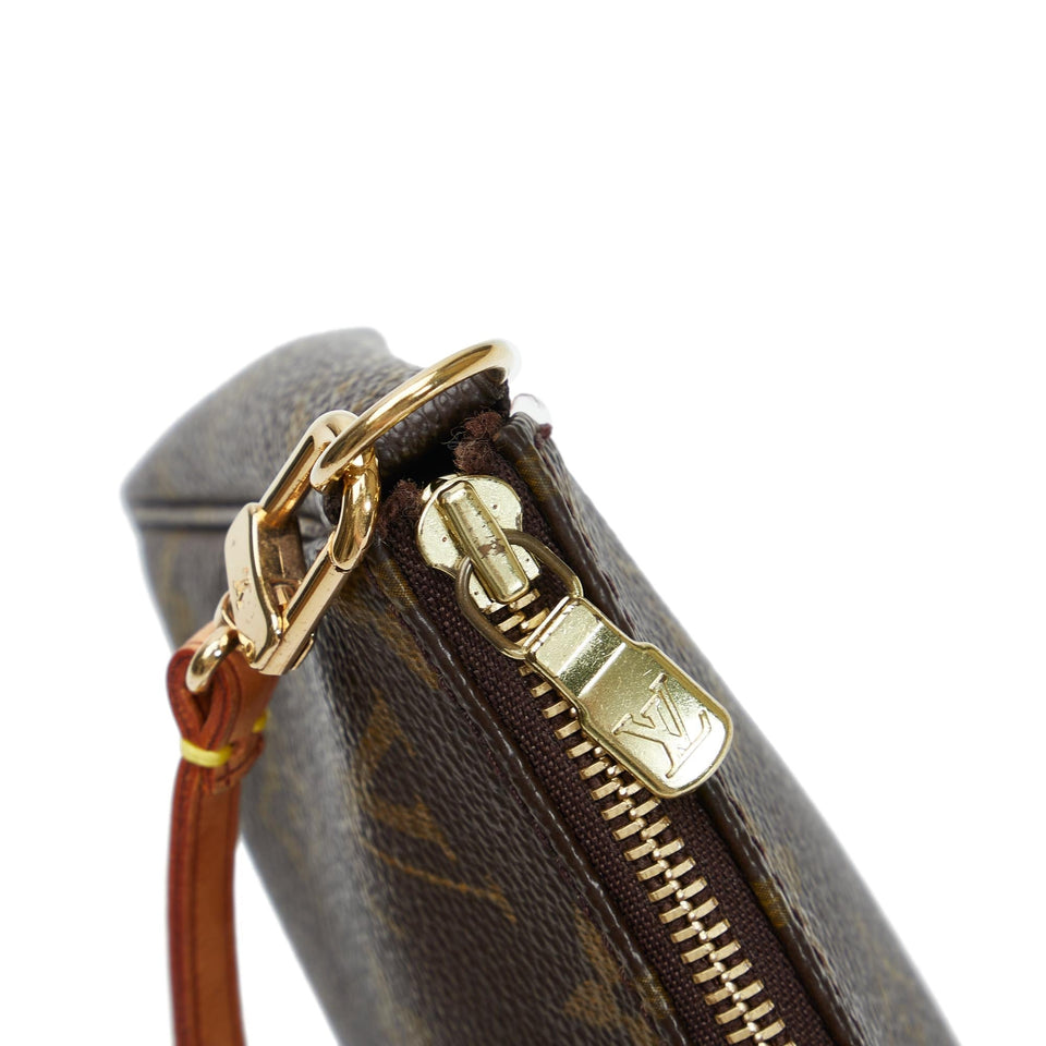Louis Vuitton Monogram Pochette Accessoires (SHG-hBAhIe)