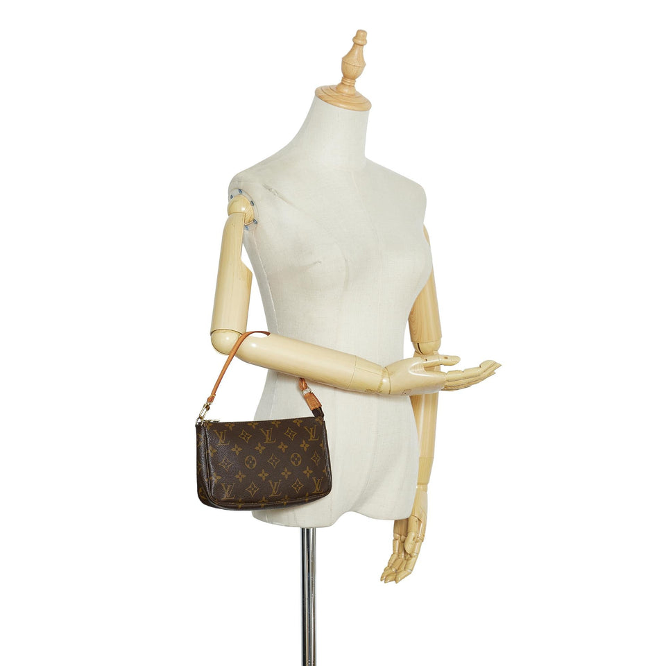 Louis Vuitton Monogram Pochette Accessoires (SHG-hBAhIe)