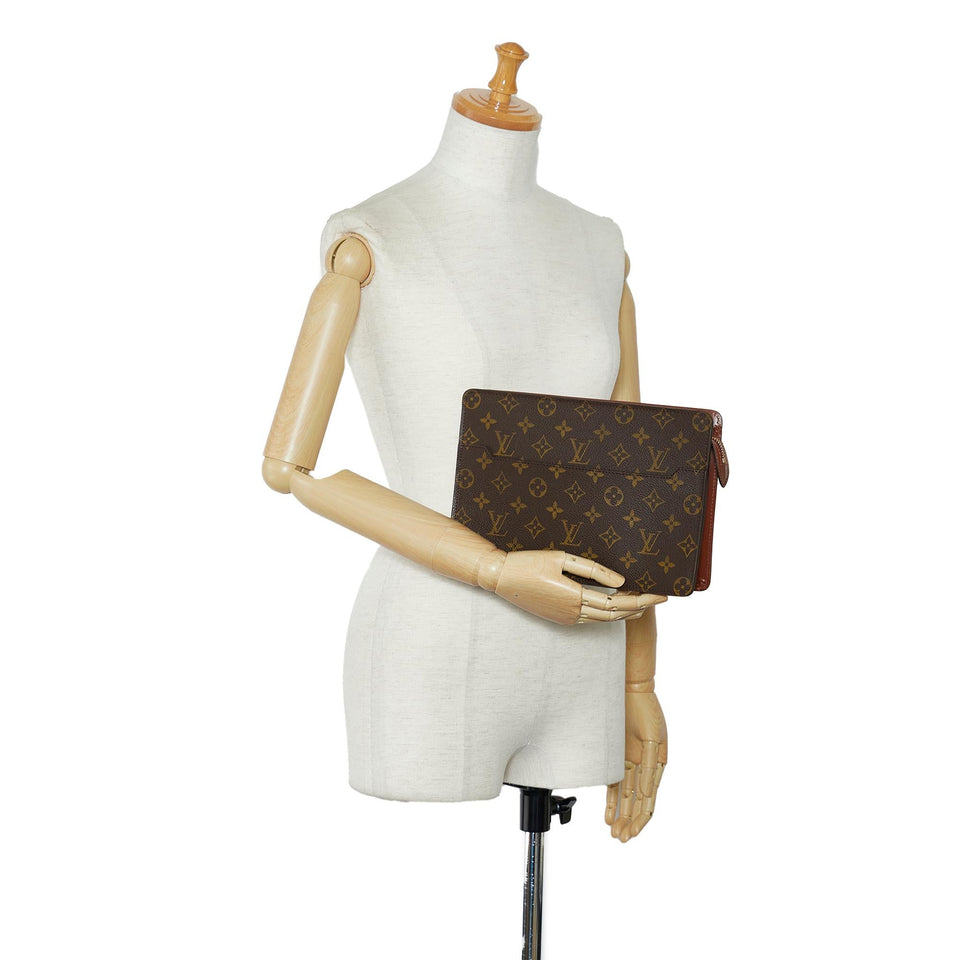 Louis Vuitton Monogram Pochette Homme (SHG-T6YxWx)