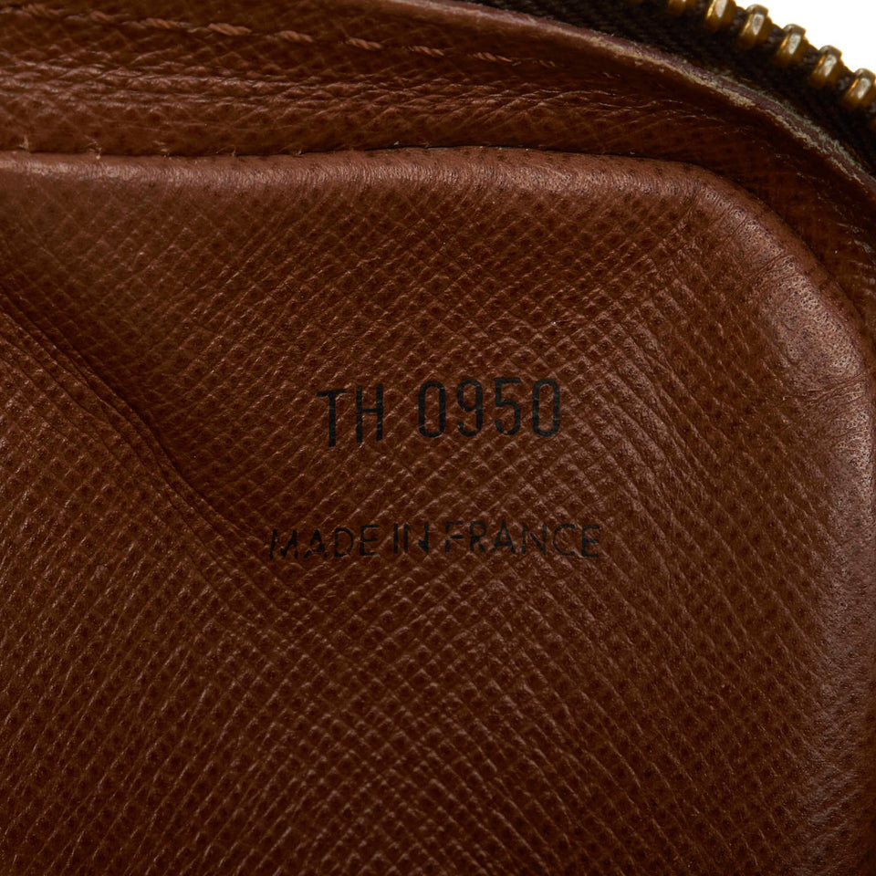Louis Vuitton Monogram Pochette Marly Bandouliere (SHG-UYyJbL)