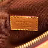 Louis Vuitton Monogram Saumur Messenger PM (SHG-9DQUr6)