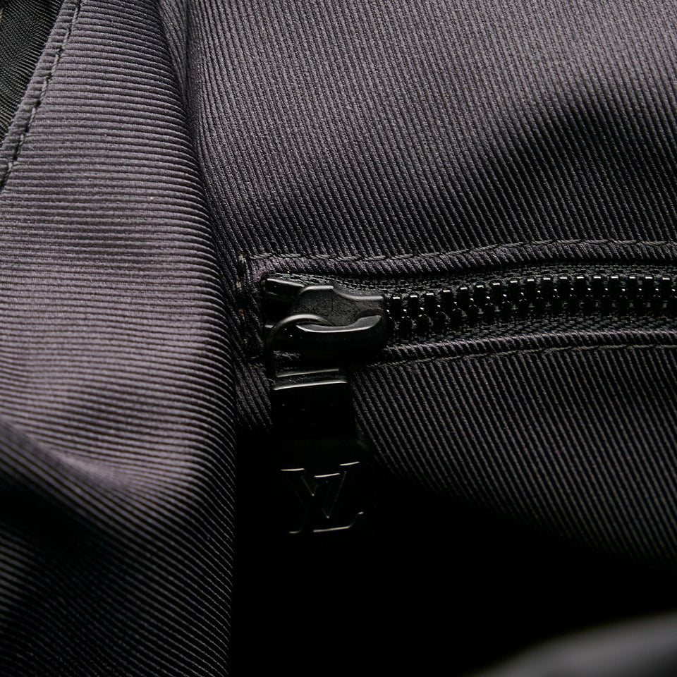 Louis Vuitton Monogram Shadow Discovery (SHG-P9Uz0c)