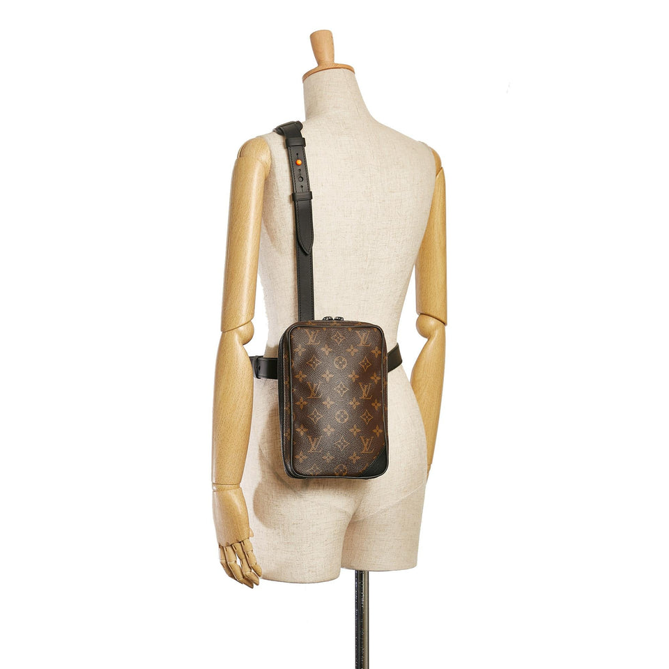 Louis Vuitton Monogram Solar Ray Utility Side Bag (SHG-36556)