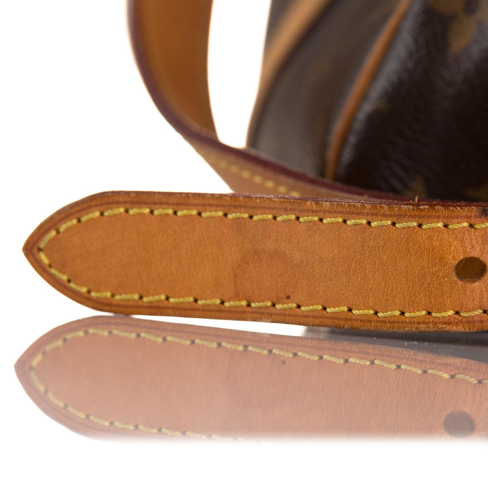 Louis Vuitton Monogram Speedy Bandouliere 30 (SHG-FM2NTm)