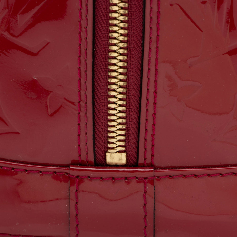 Louis Vuitton Monogram Vernis Alma PM Satchel (SHF-yz8PNO)
