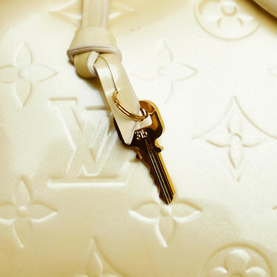 Louis Vuitton Monogram Vernis Alma PM (SHG-Pkok7A)