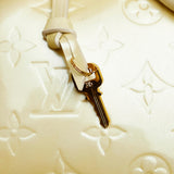 Louis Vuitton Monogram Vernis Alma PM (SHG-Pkok7A)